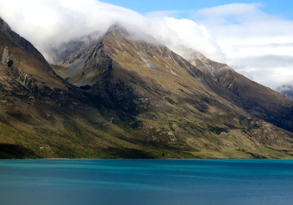 Mortgage Broker vs Bank Unveiling the Key Differences